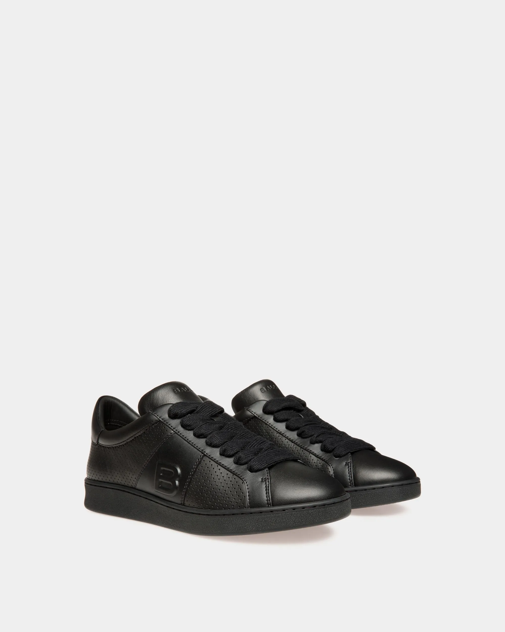 Adrien Brody Travel Collection Sneaker In Black Leather 