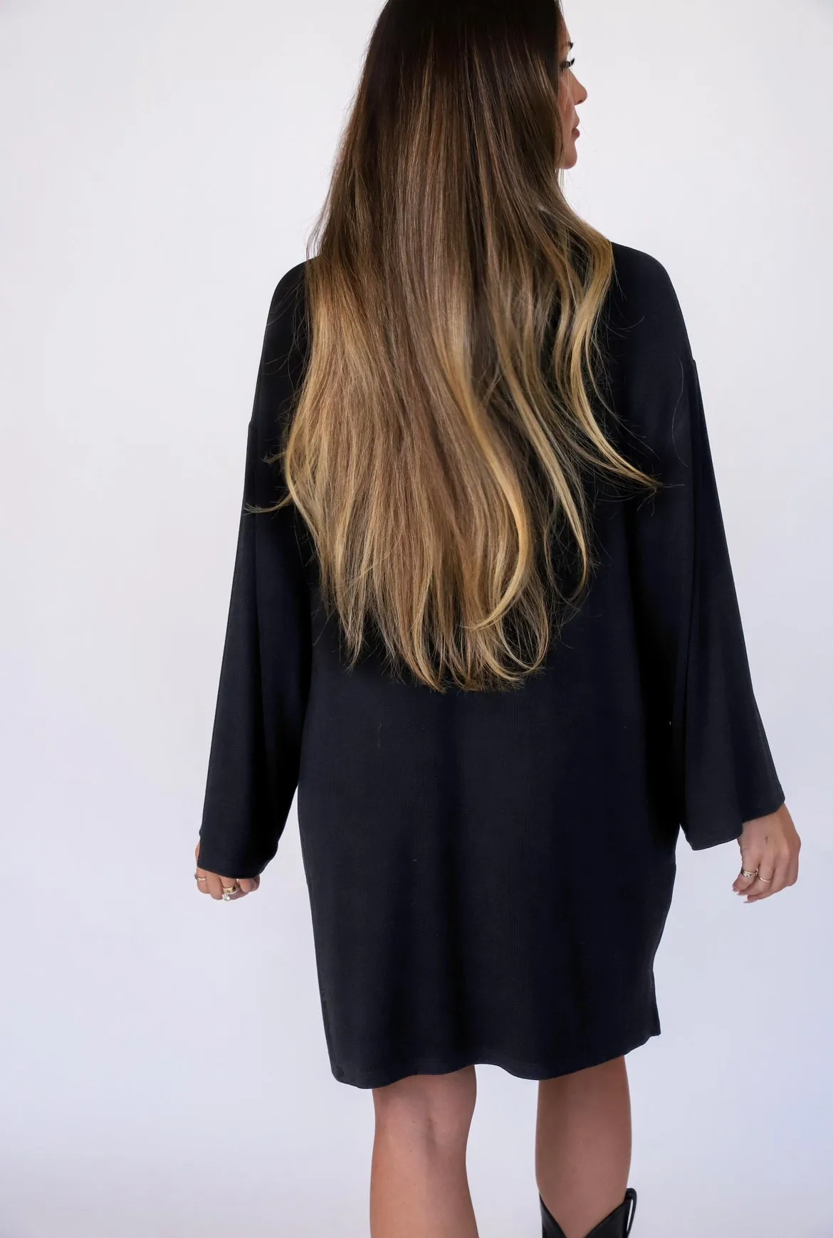 Out Of Pocket Dress Long Sleeve Black