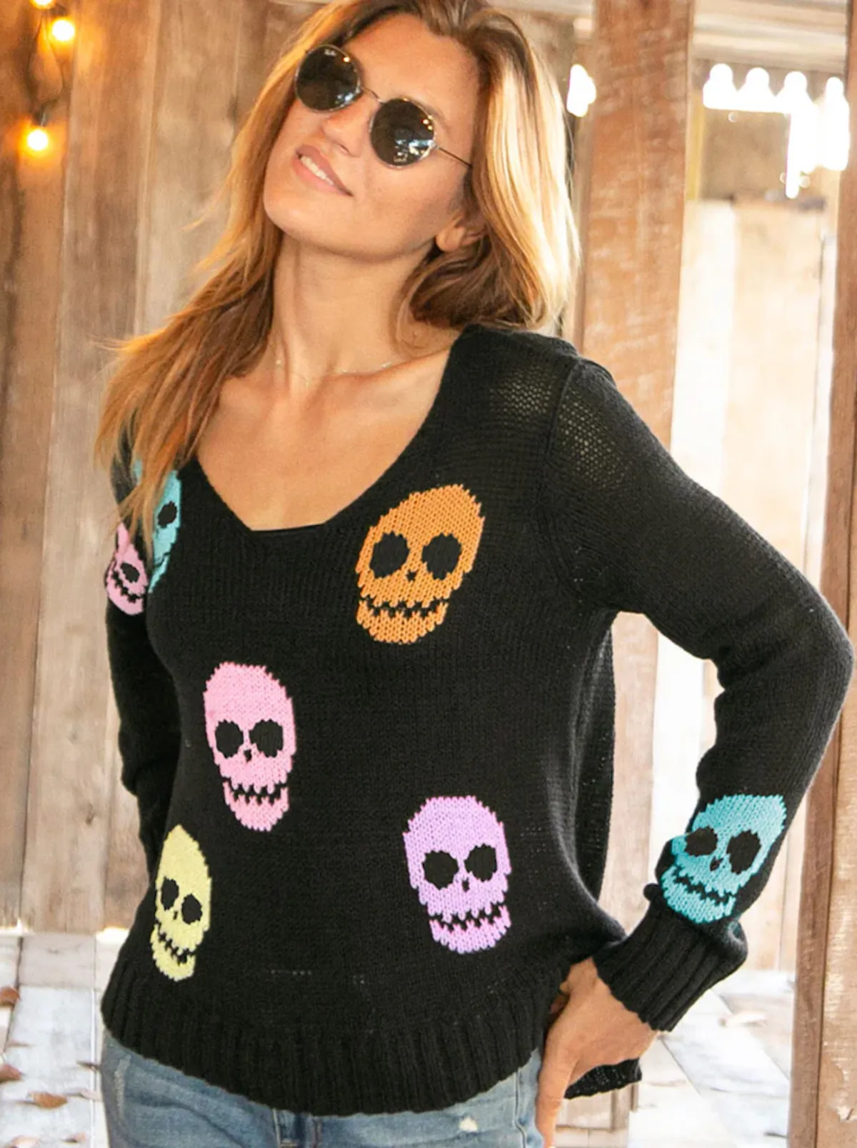 Skulls Sweater - Black Multi