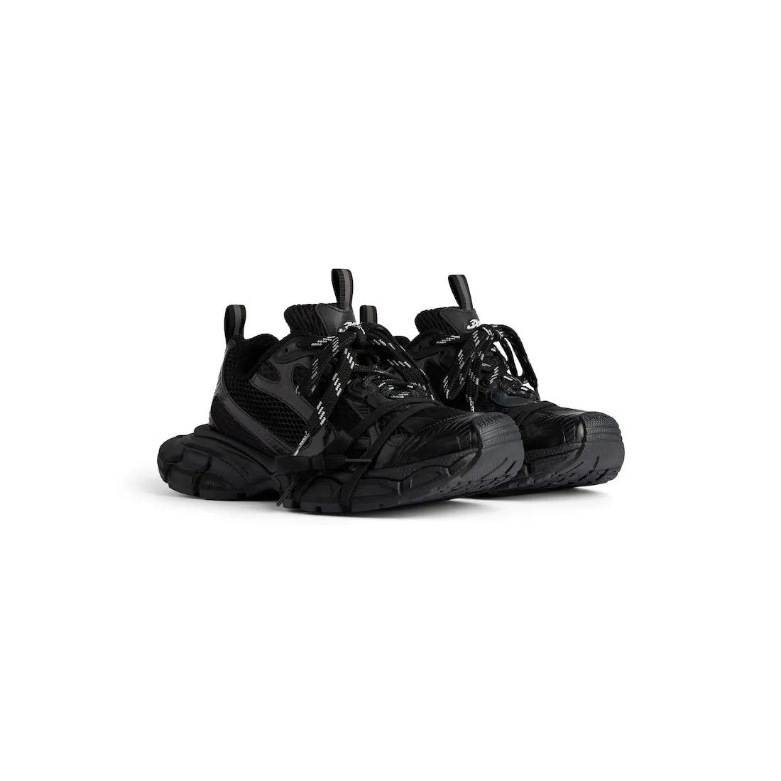      Women's 3xl Sneaker in Black 